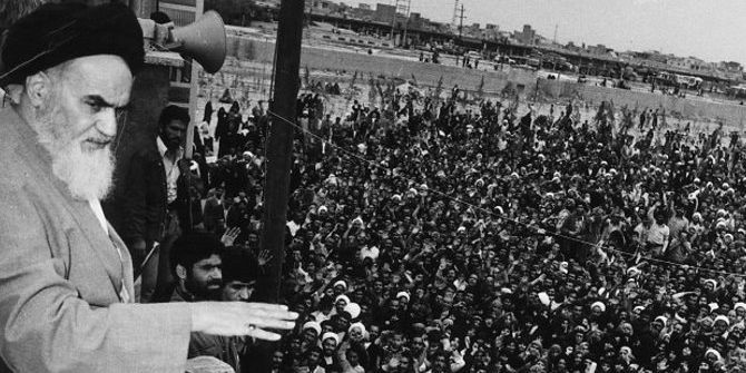 انتخاب حضرت آيت الله خامنه‌ای به رهبری انقلاب اسلامی