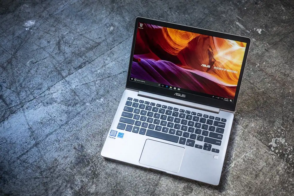 ASUS ZenBook 13 از بهترین لپ تاپ ها برای تایپ است.