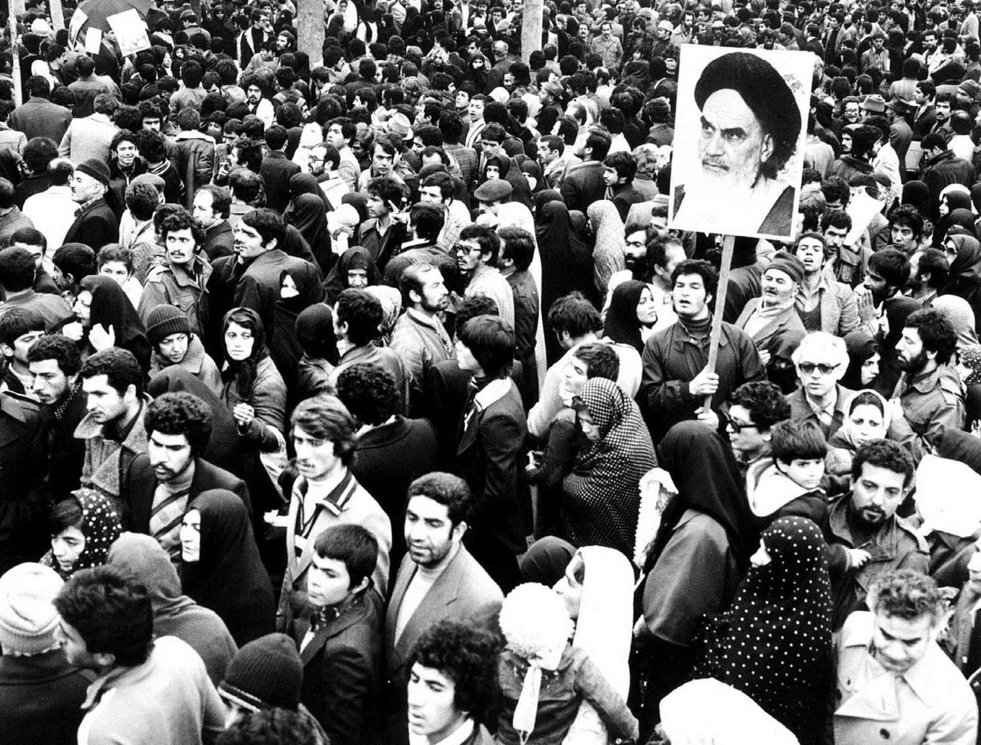 انقلاب اسلامی چگونه صورت گرفته‌است؟
