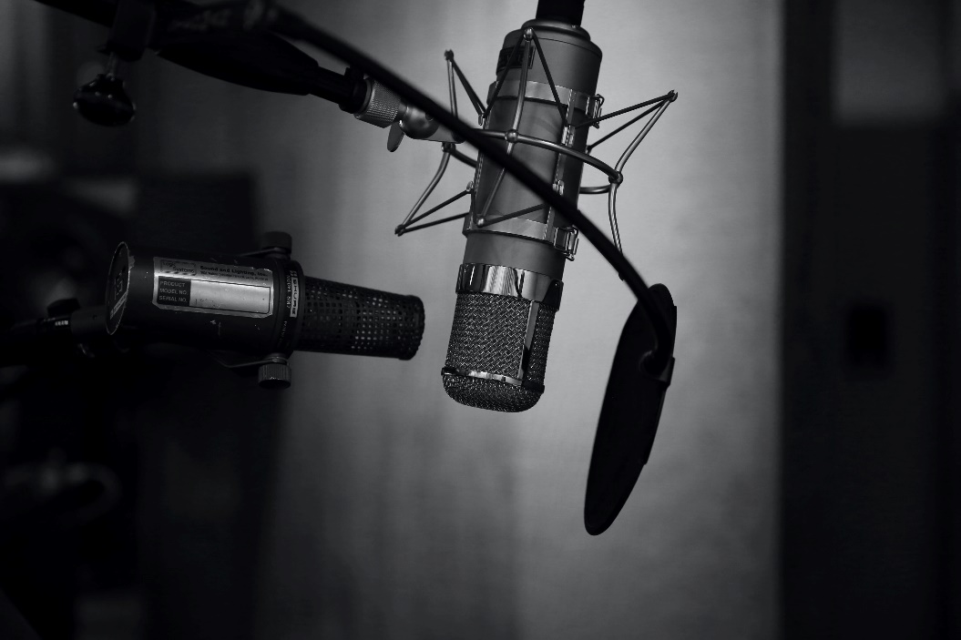  میکروفون و هدفون برای ضبط پادکست